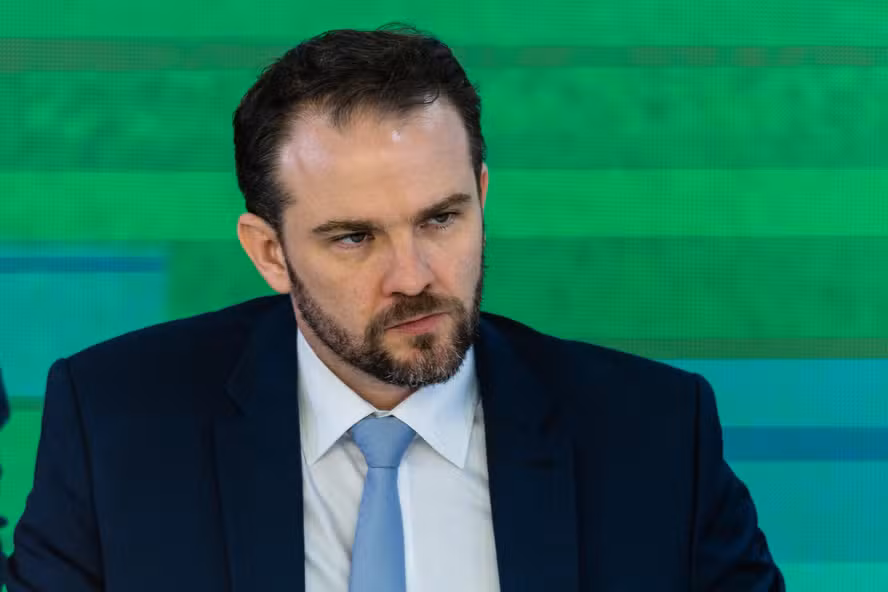 Ministro da Fazenda chama Milei de ‘palhaço’ e critica declarações de argentino sobre o Brasil