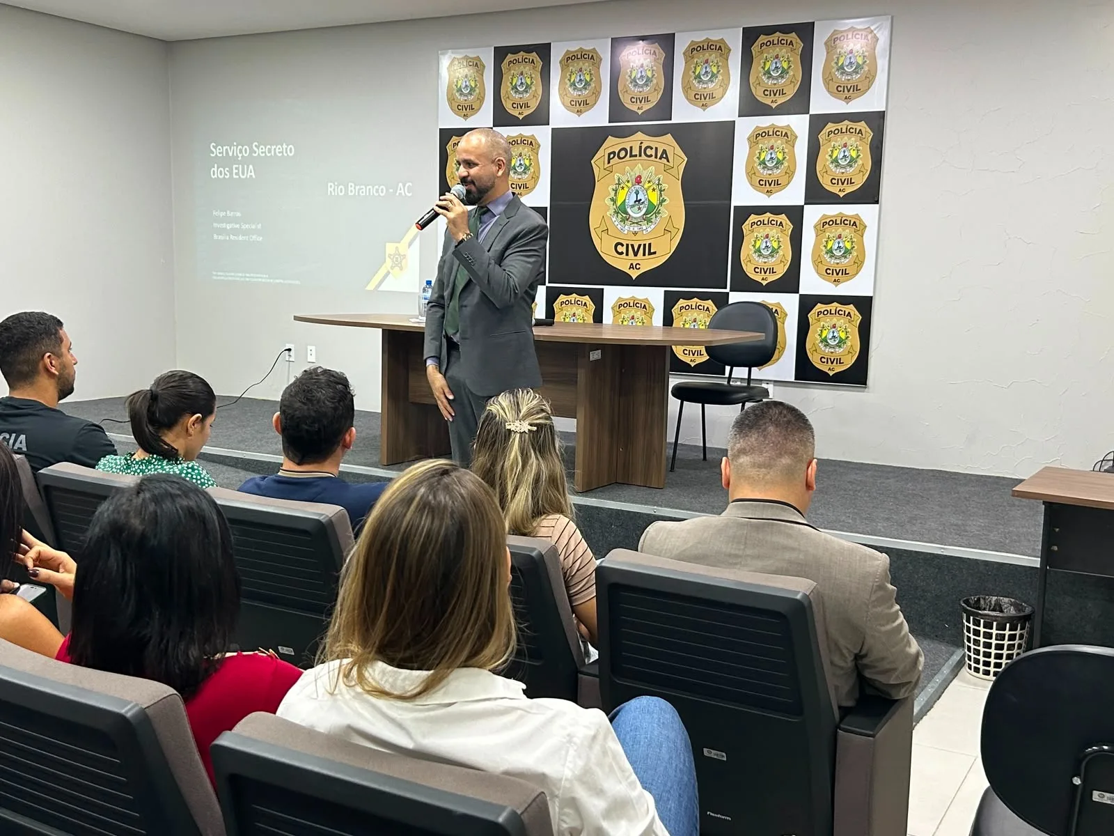 Polícia Civil do Acre promove curso sobre investigação de moeda falsa e criptomoedas com apoio da Embaixada dos EUA