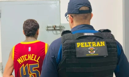 Homem com mandado de prisão em aberto é preso durante abordagem da PM em Cruzeiro do Sul